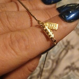 1928 Locket Necklace